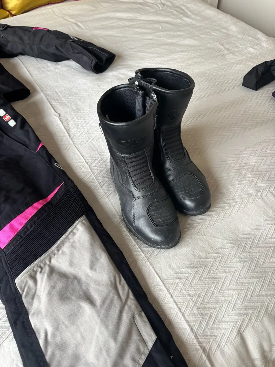 Ladies motorcycle suit - Image 2