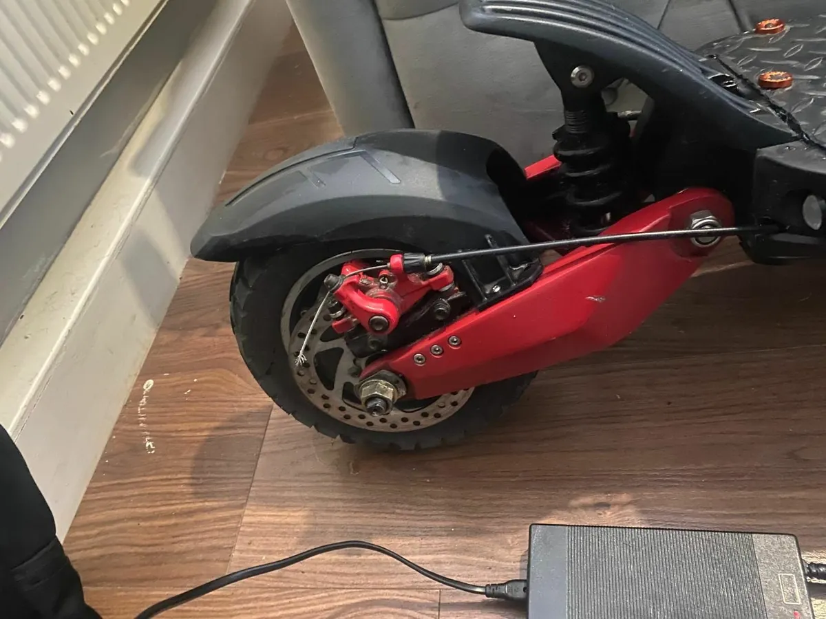 Electric scooter - Image 2