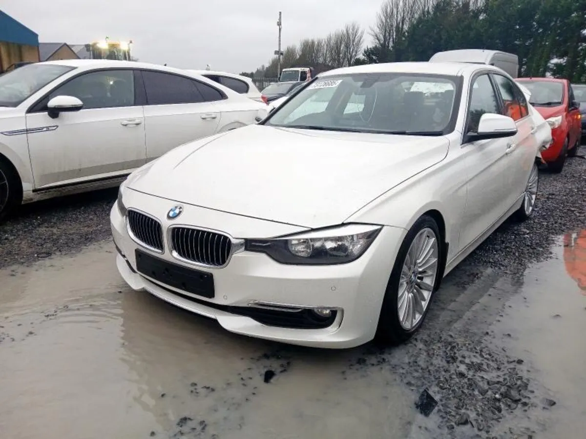 🟢 2013 BMW 318 f30 ⚠️BREAKING FOR PARTS⚠️ - Image 1