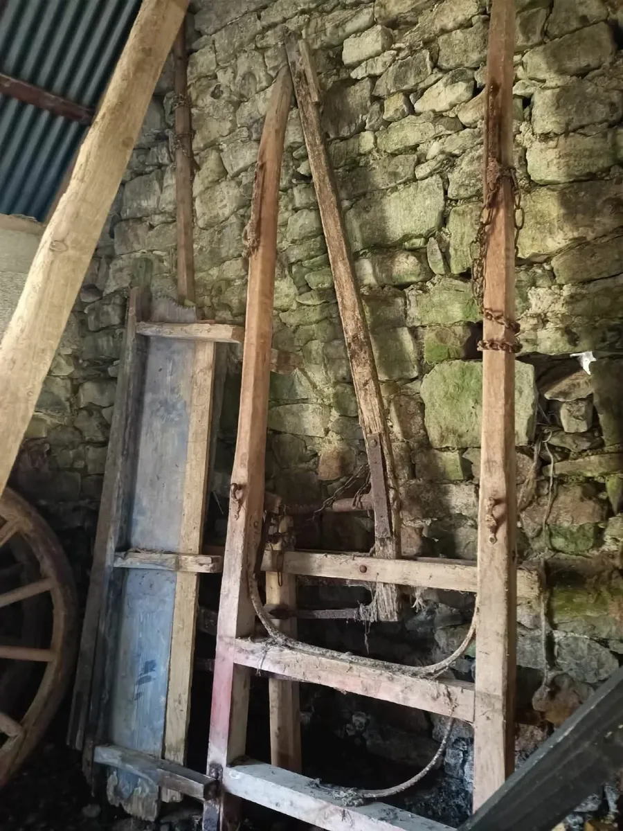 Old cart wooden - Image 1