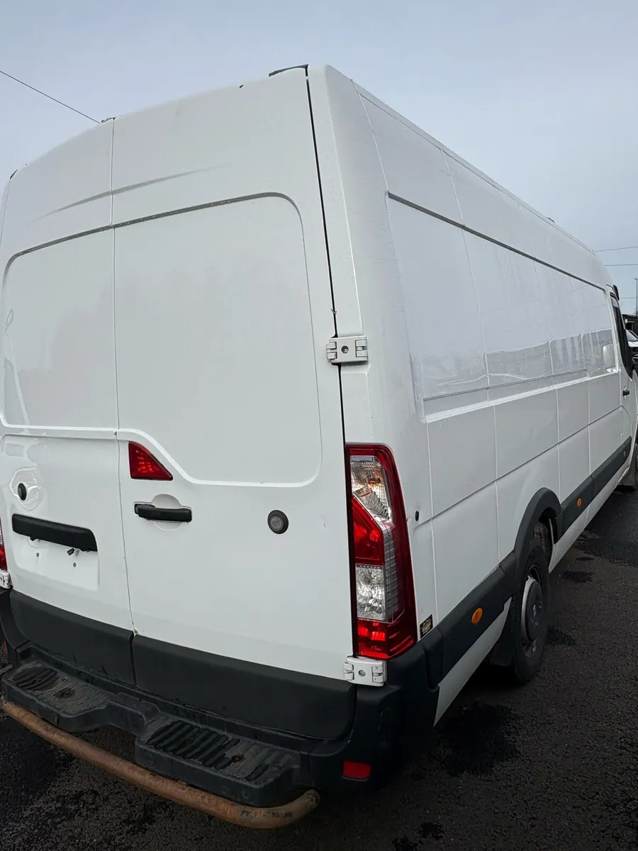2022 Renault master extra long fridge van - Image 3