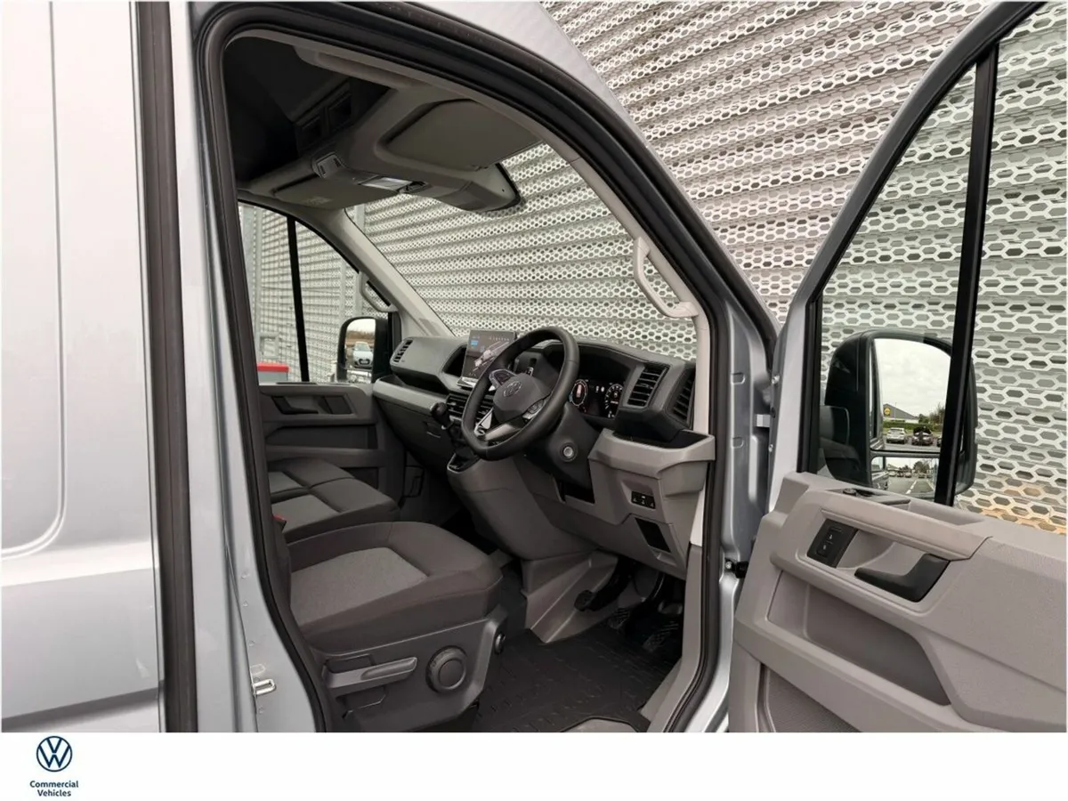 Volkswagen Crafter HIGHLINE 30 MWB HR 140HP M6F - Image 2