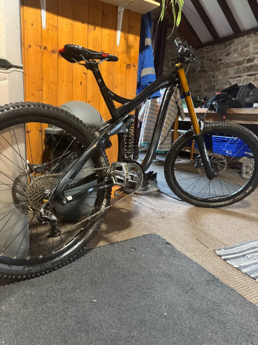 Downhill bike - Image 1