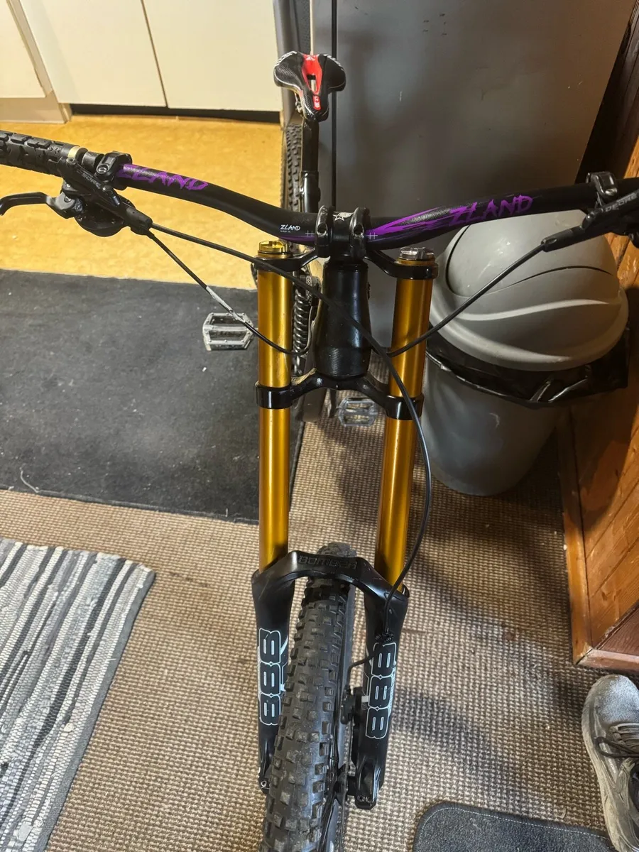 Downhill bike - Image 4