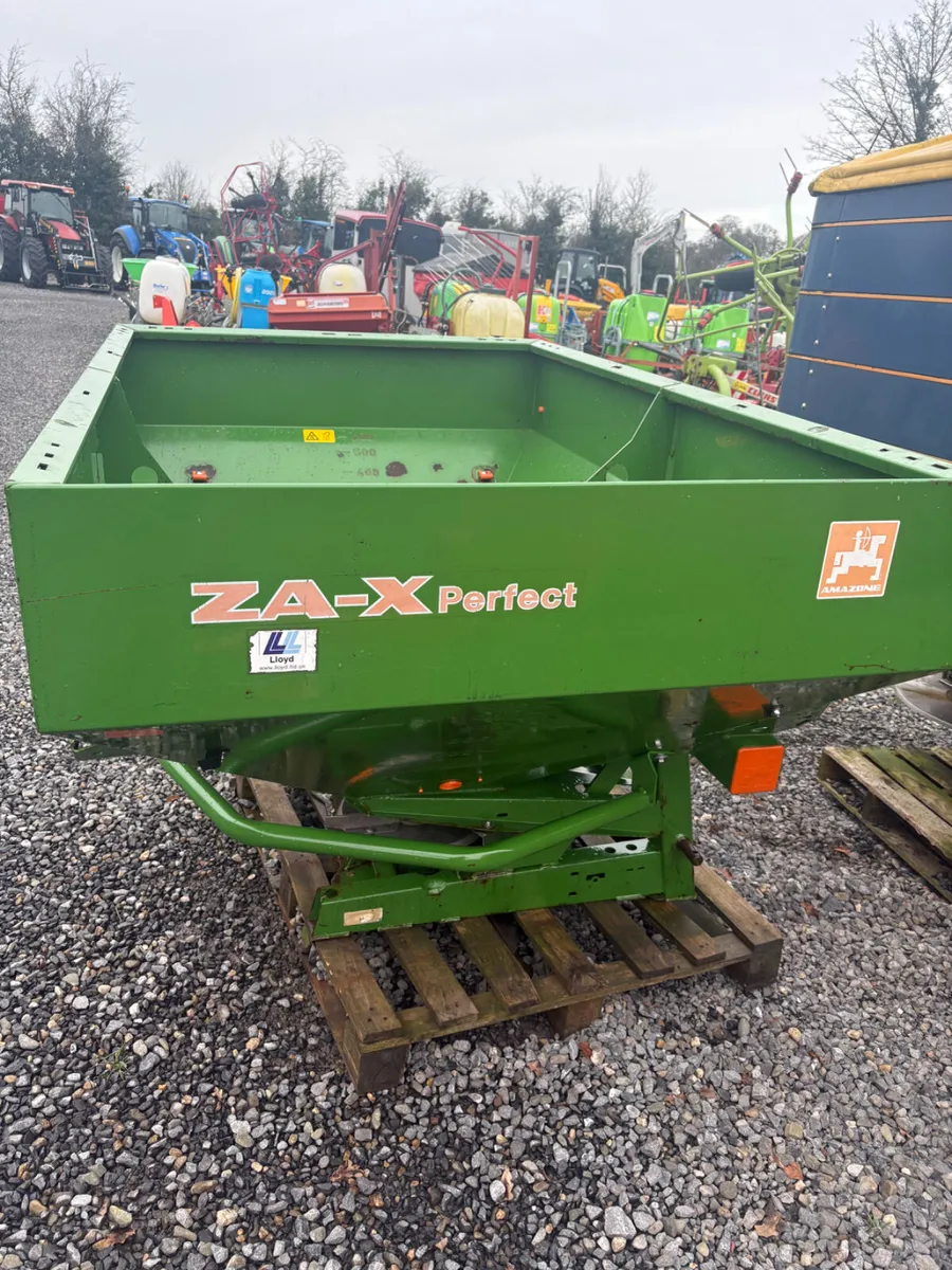 Amazone Fertiliser Spreader - Image 3