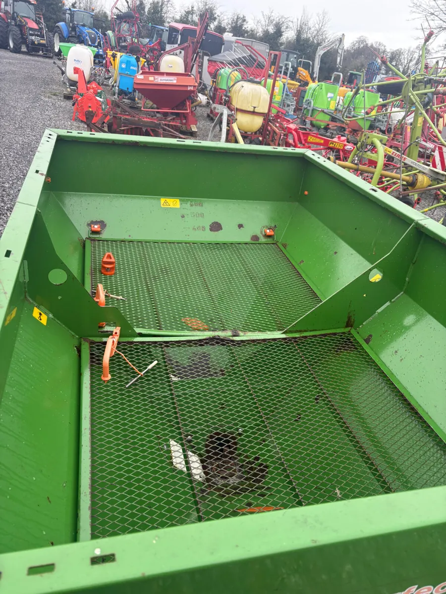 Amazone Fertiliser Spreader - Image 4
