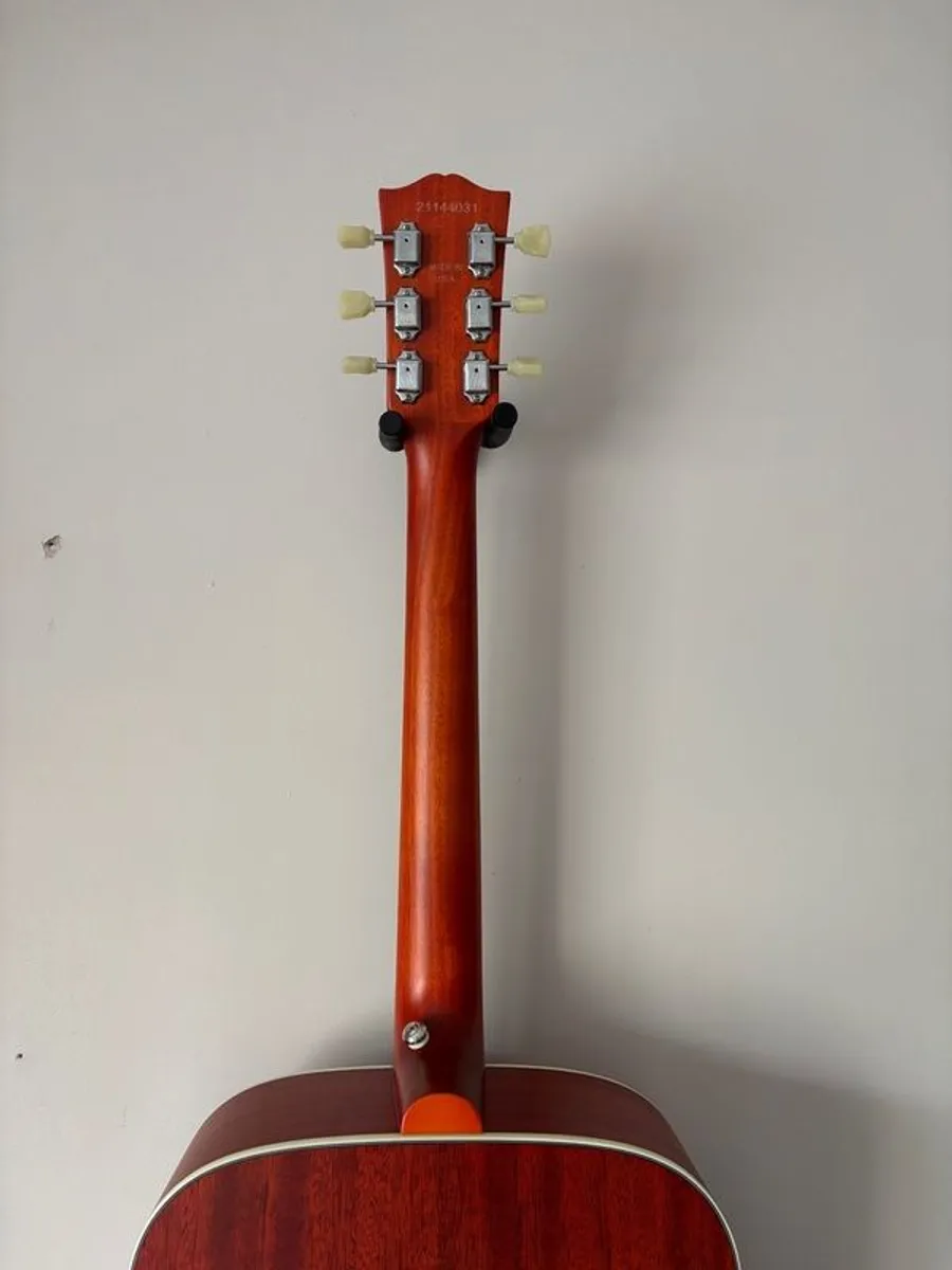 acoustic guitar - Image 3