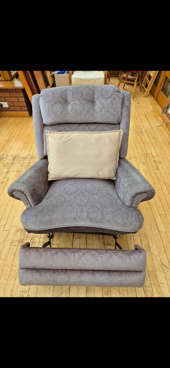 Recliner Chair - Image 2