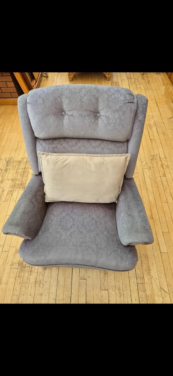 Recliner Chair - Image 1
