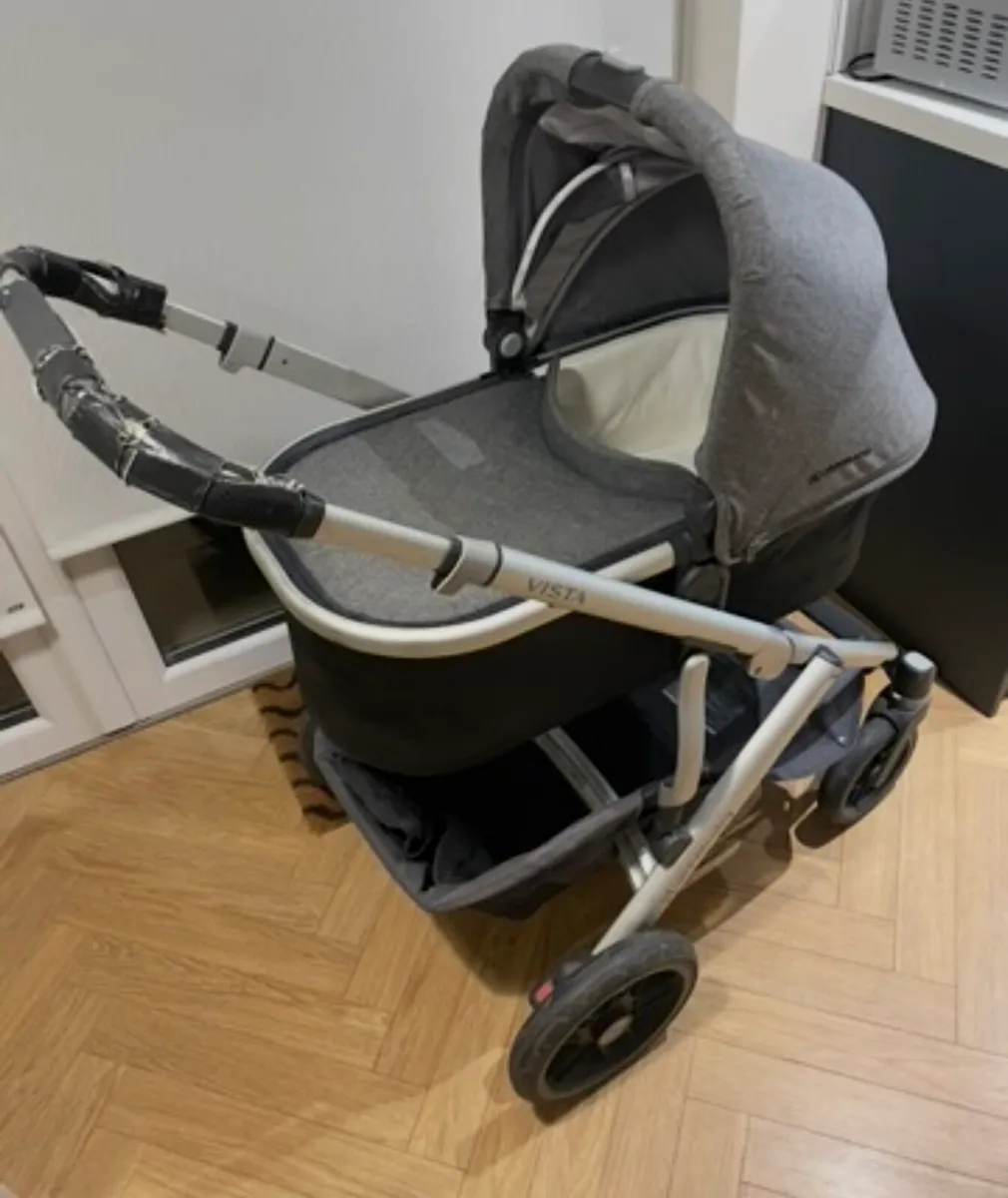 Uppa Baby Vista €200 - Image 2