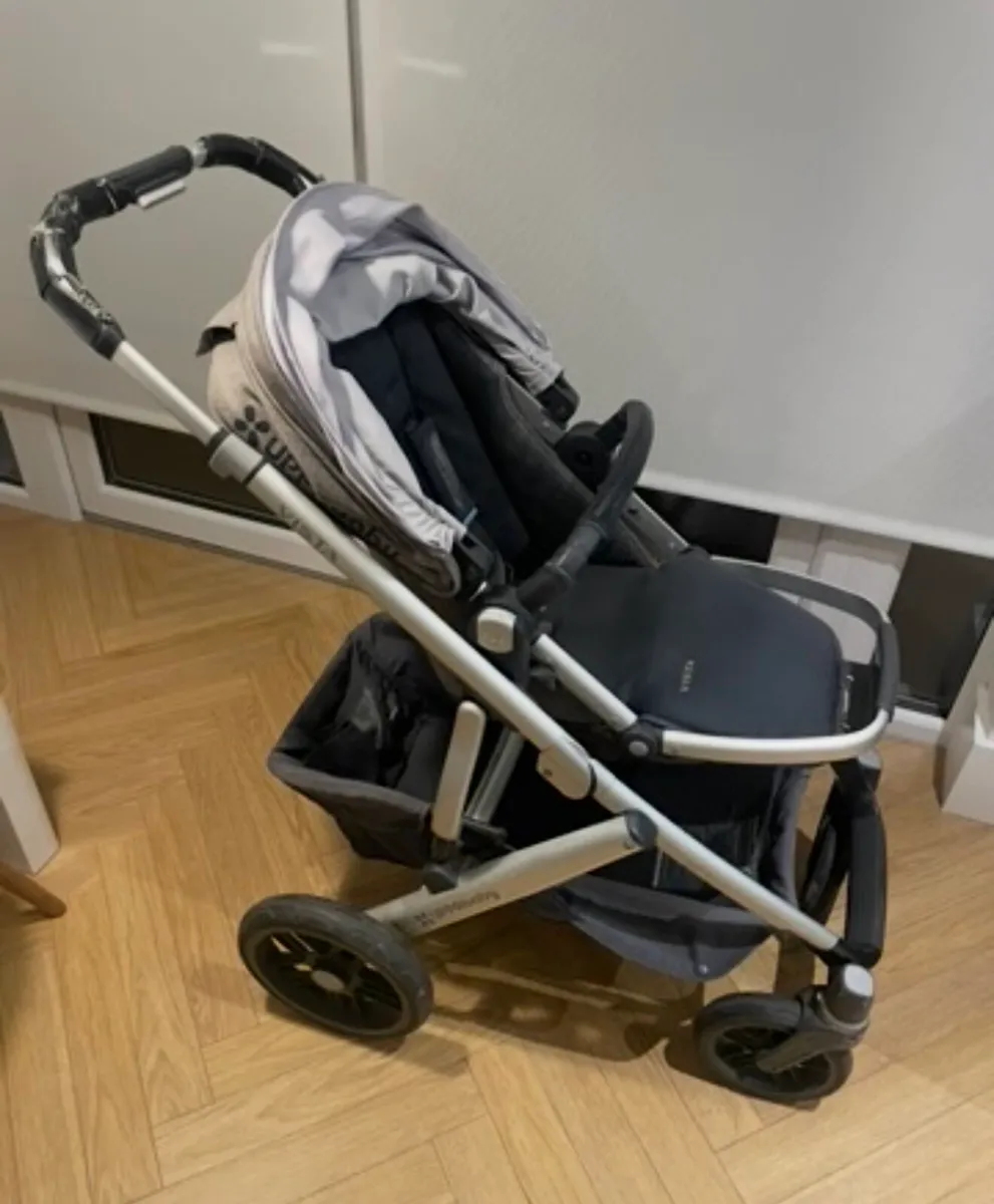 Uppa Baby Vista €200 - Image 3