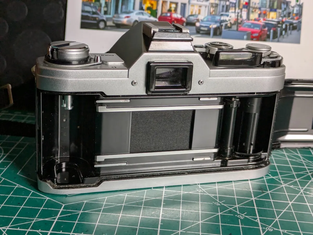 🎞️ Canon AT-1 film SLR + 50mm/1.8 S.C. prime lens - Image 4