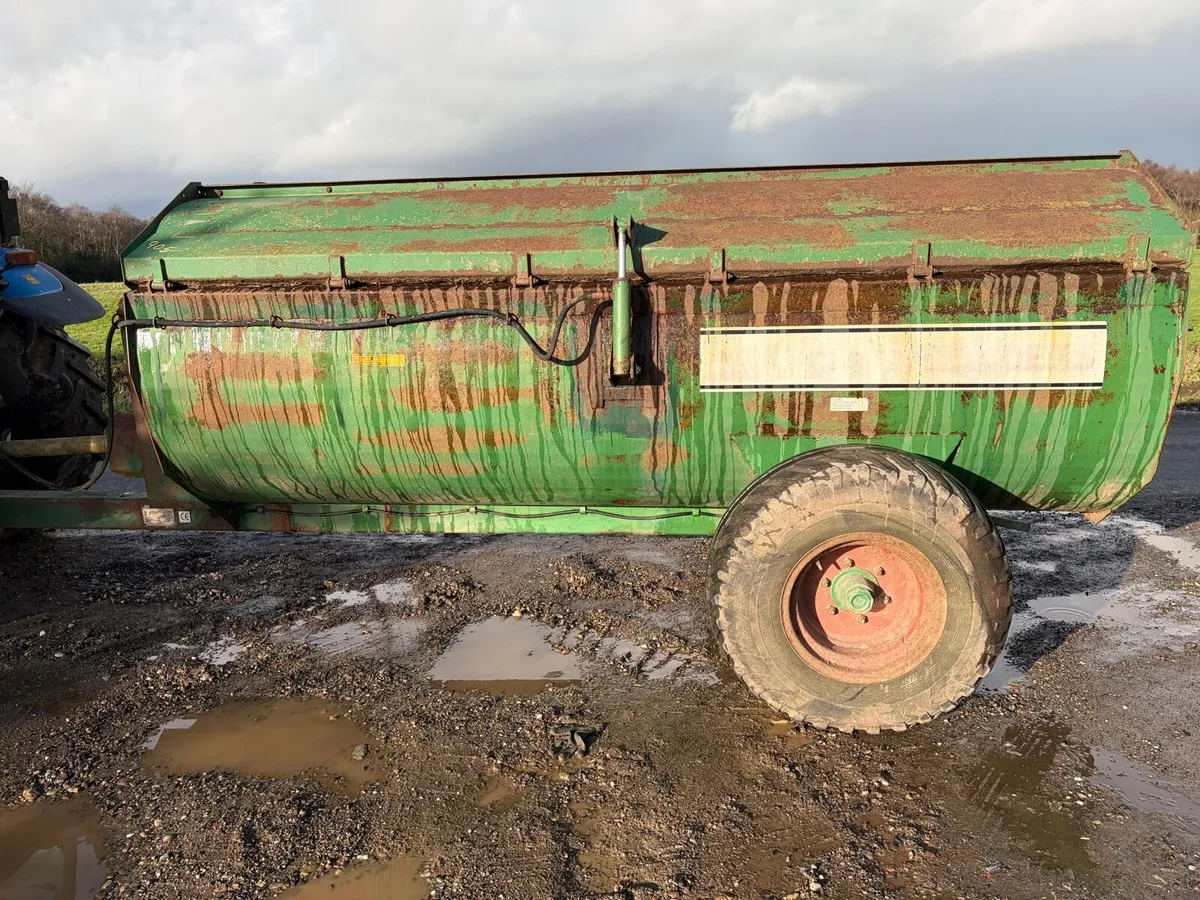 Dung spreader - Image 1