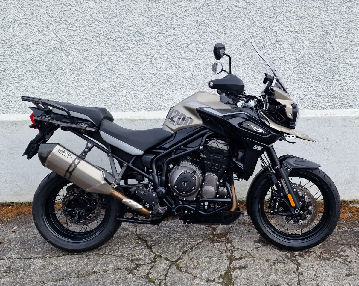 Explorer SE Desert Edition @ Doyles - Image 1