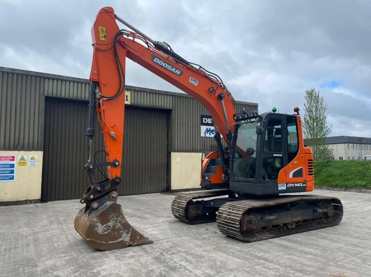 2018 Doosan DX140LCR 14 Ton Excavator
