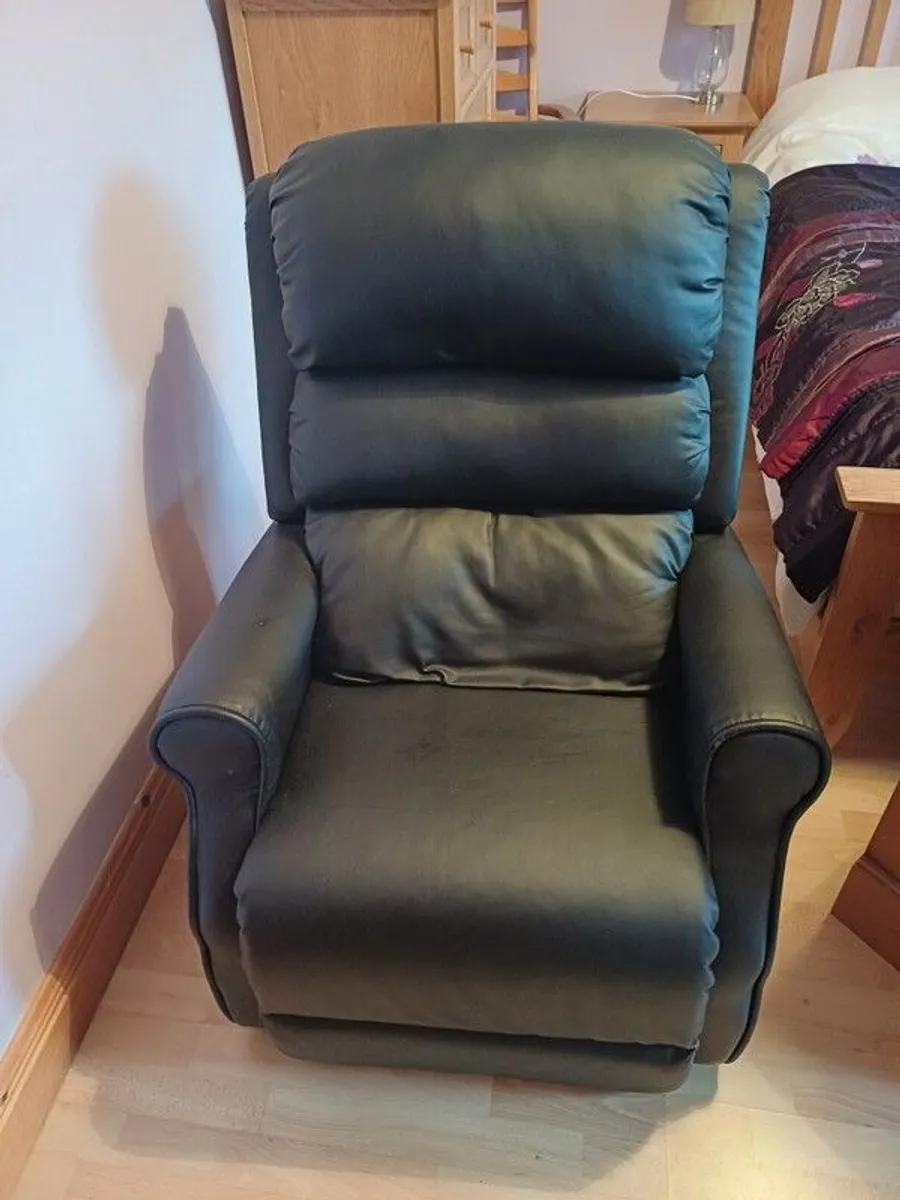 orthopaedic recliner chair - Image 4