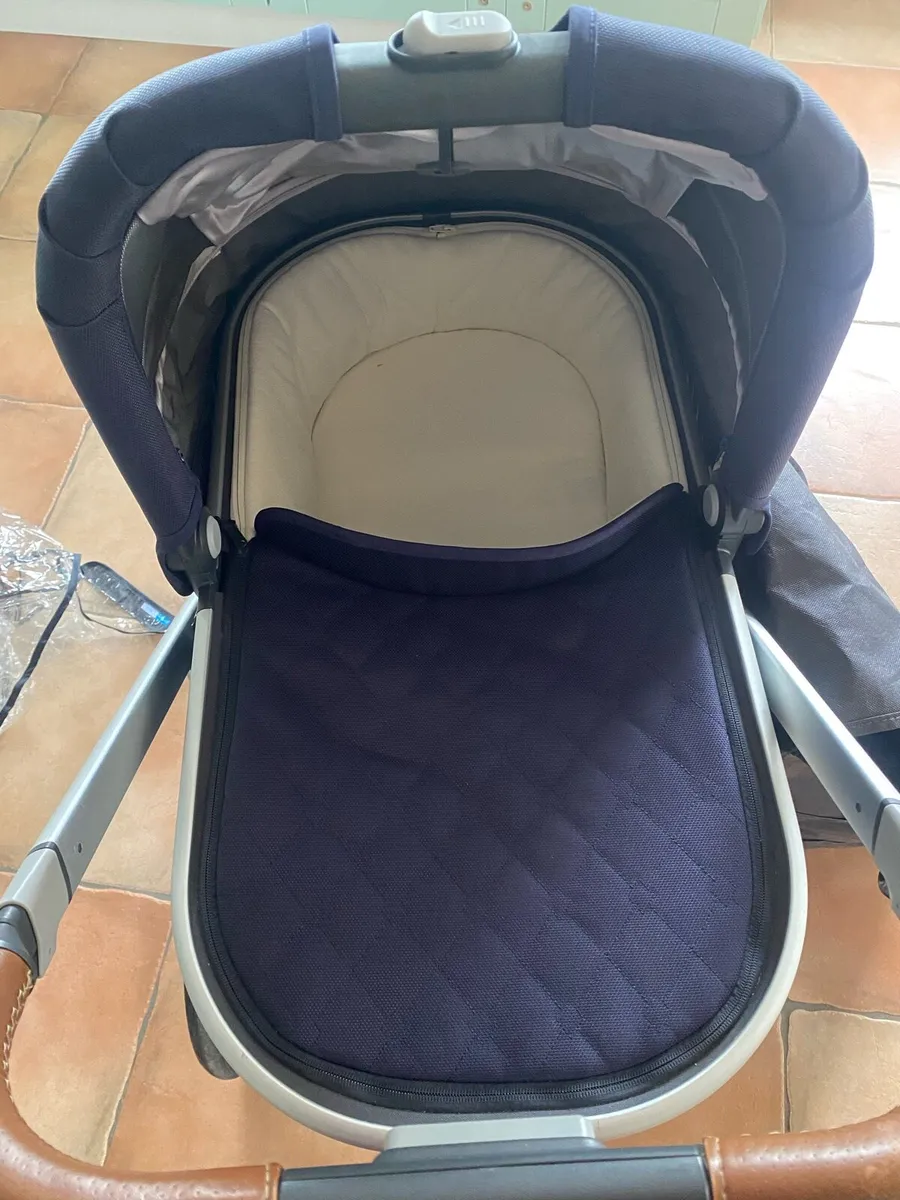 Uppababy Vista Pram - Image 1