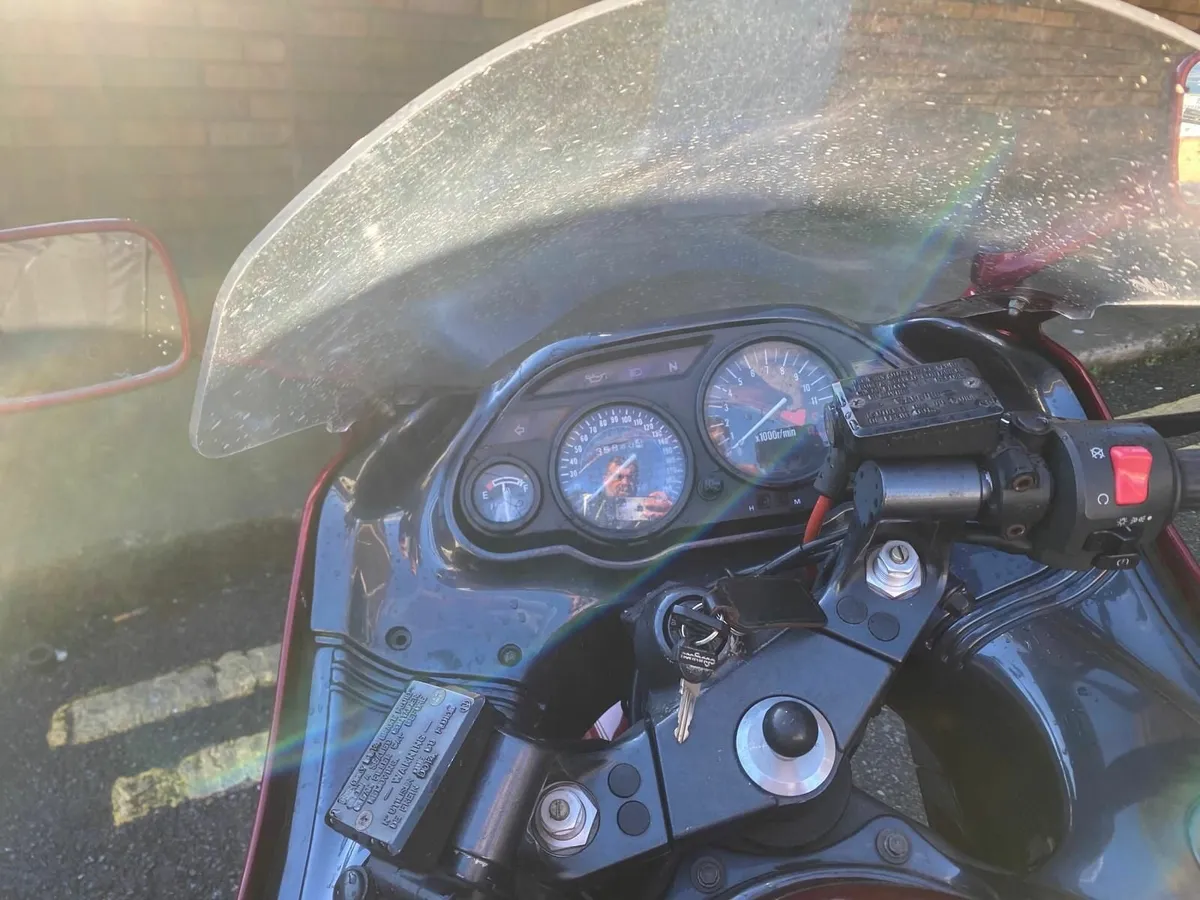 Kawasaki ZZR 1100 - Image 4