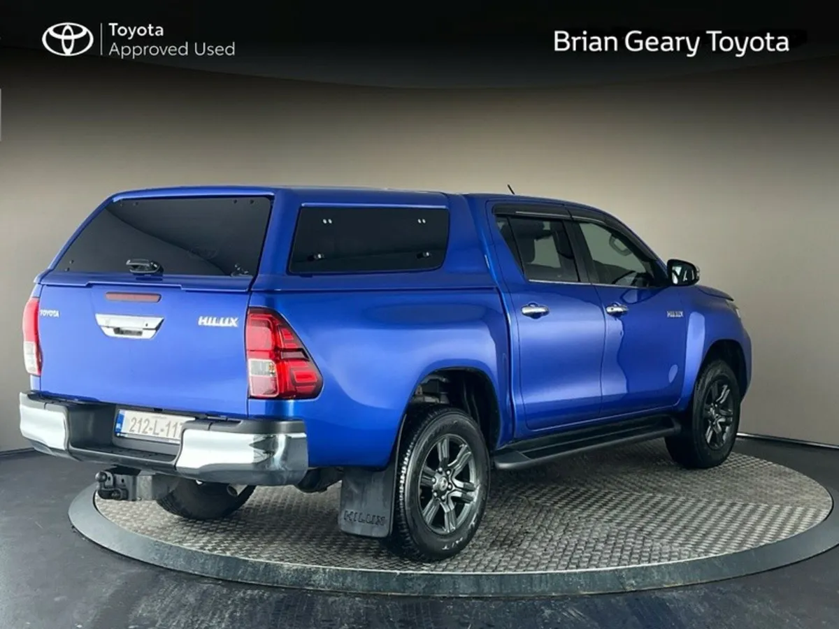 Toyota Hilux 2.4 DOUBLE CAB SR5 - Image 2