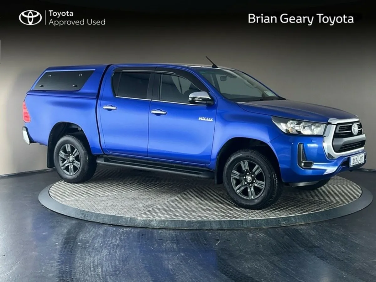 Toyota Hilux 2.4 DOUBLE CAB SR5 - Image 1