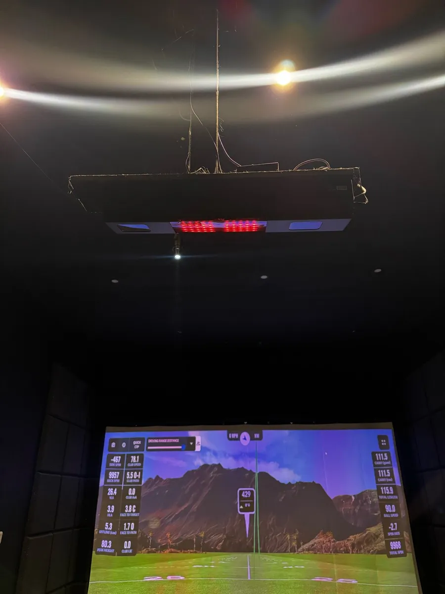 Uneekor QED Launch Monitor - Image 2