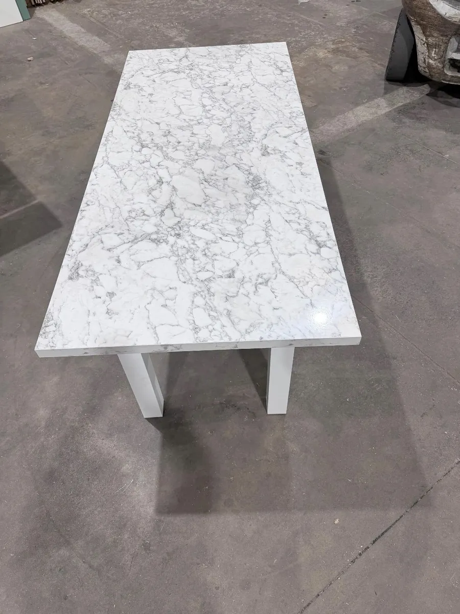 White gloss Dining table - Image 2