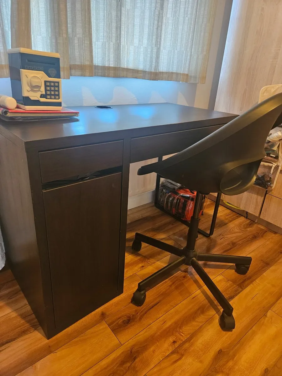 Office Table and Chair - Image 1