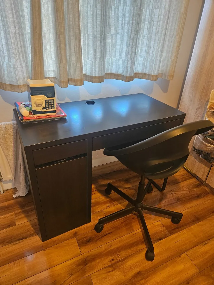 Office Table and Chair - Image 4