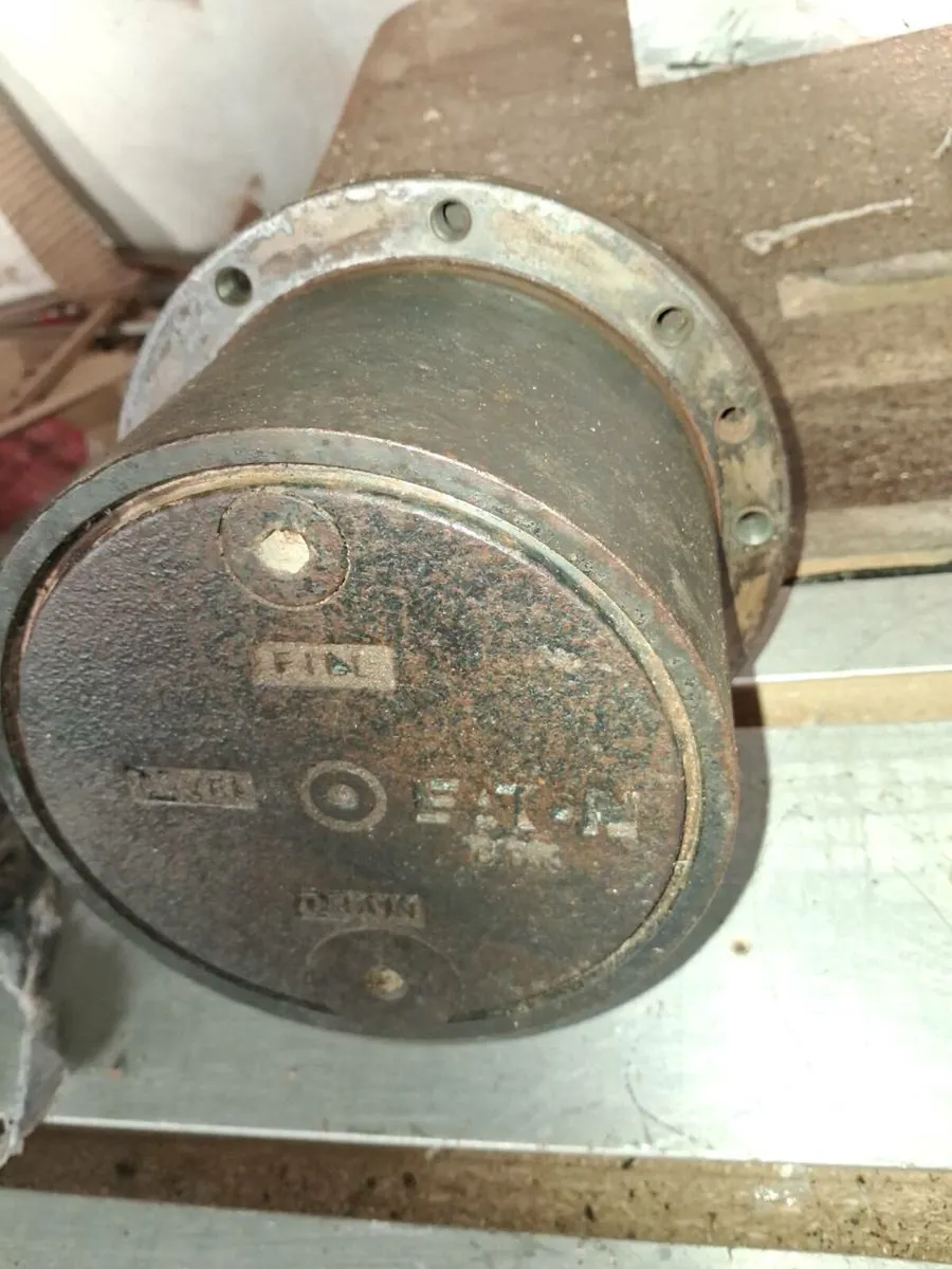 Mini digger track motor - Image 4