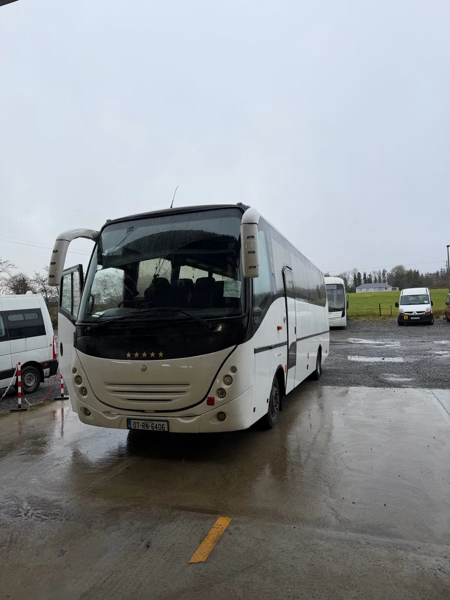 Mercedes Cimo 33 seater - Image 2
