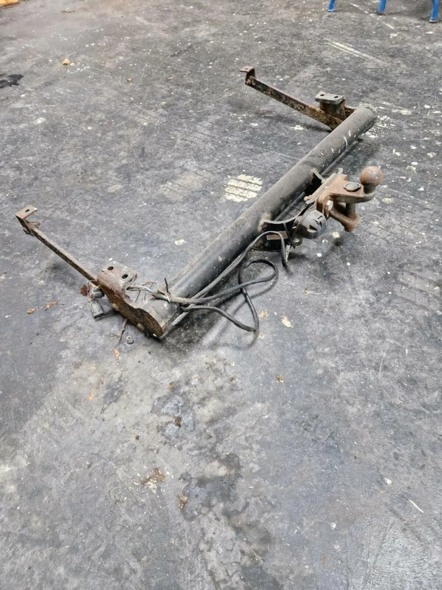 Towbar for sale - Image 1