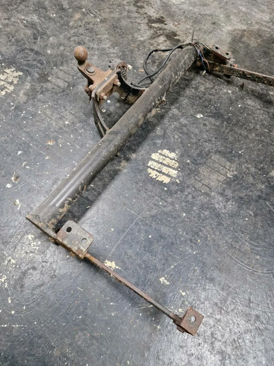 Towbar for sale - Image 3