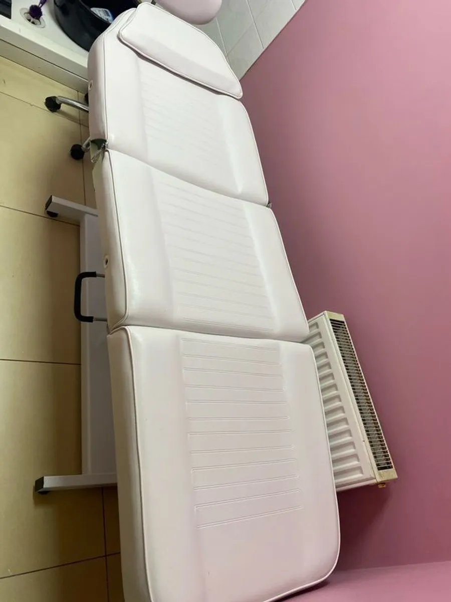 Beauty Bed / couch / chair - Image 1