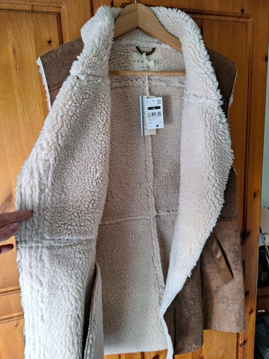 Newport outerwear vest jacket size XL - Image 3