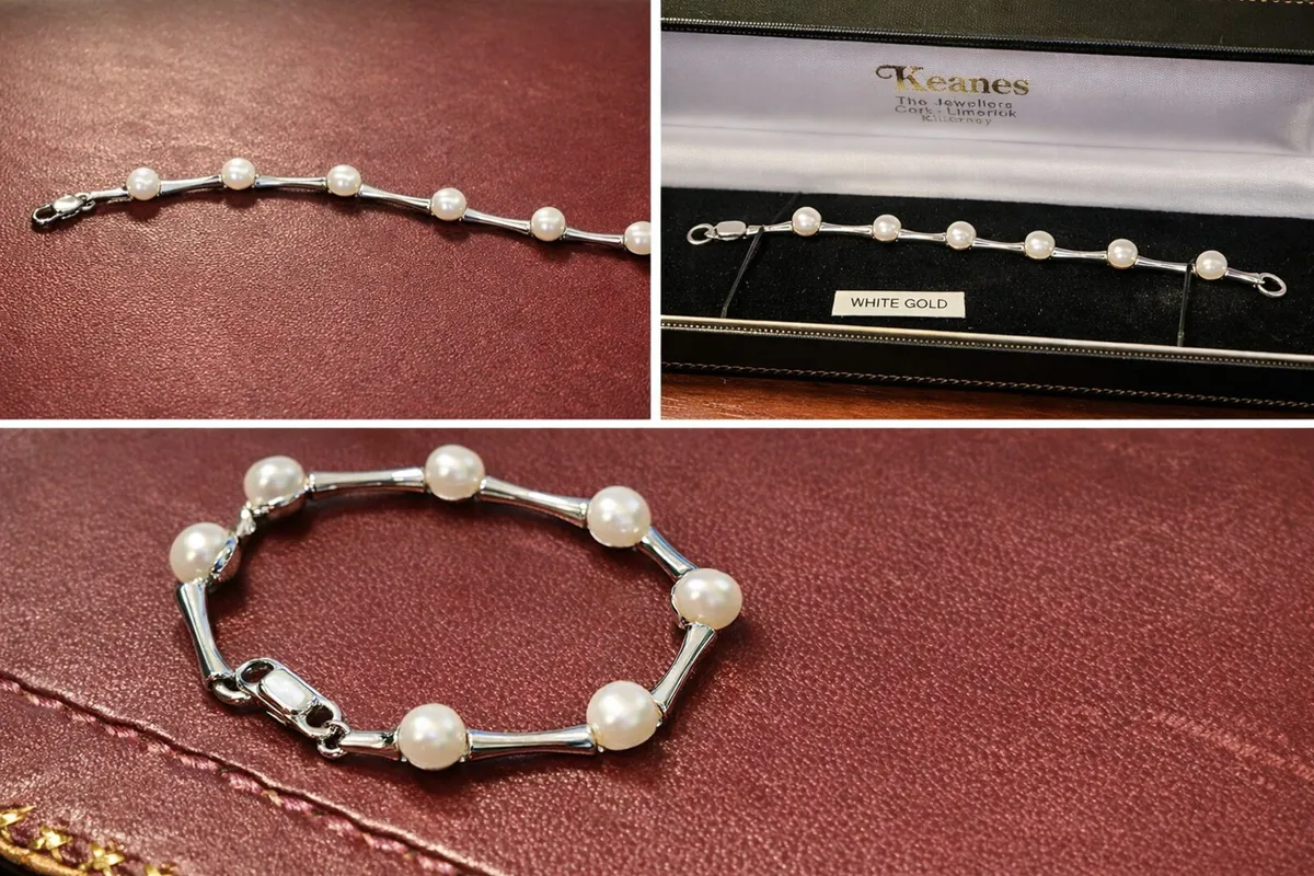 Elegant 9ct White Gold & Pearl Bracelet