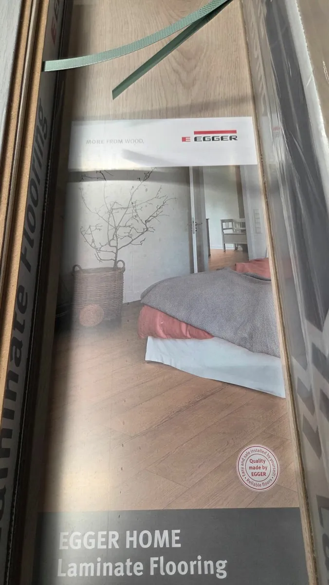 10mm laminated click flooring Hardest wearing , - Image 3