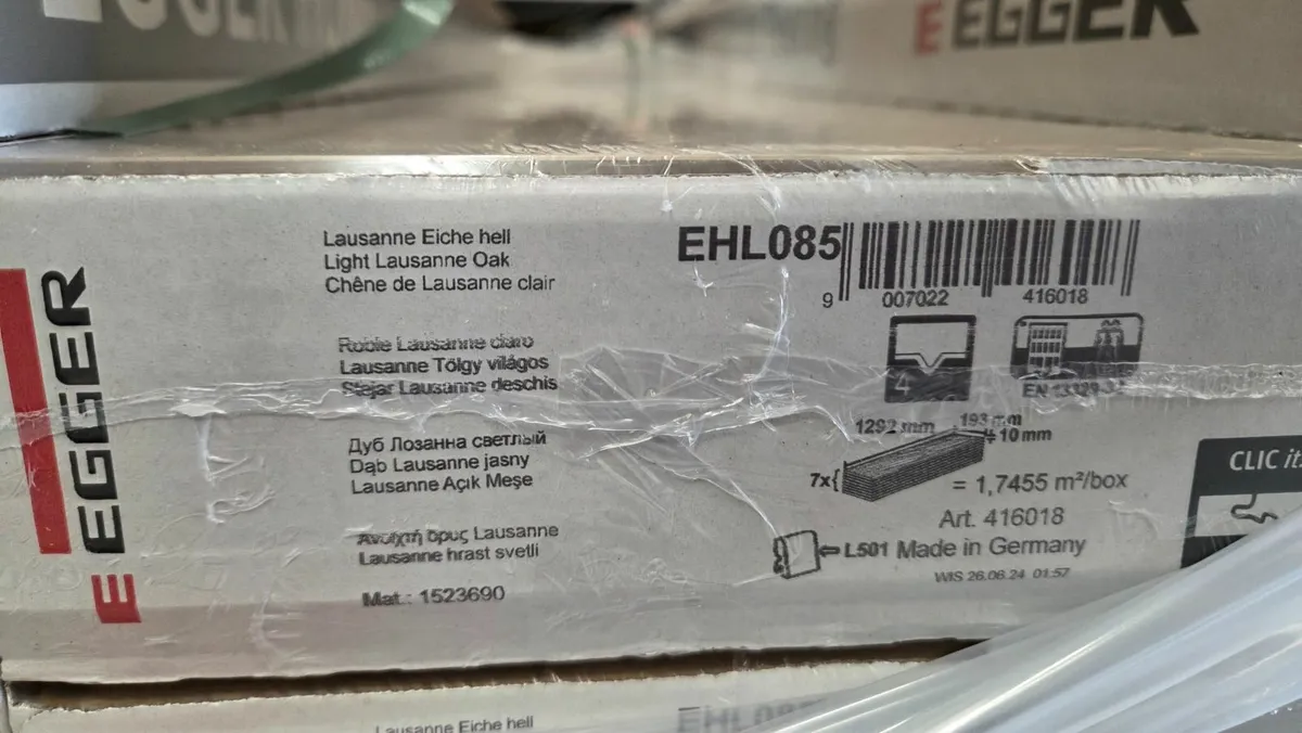 10mm laminated click flooring Louisiana oak - Image 2