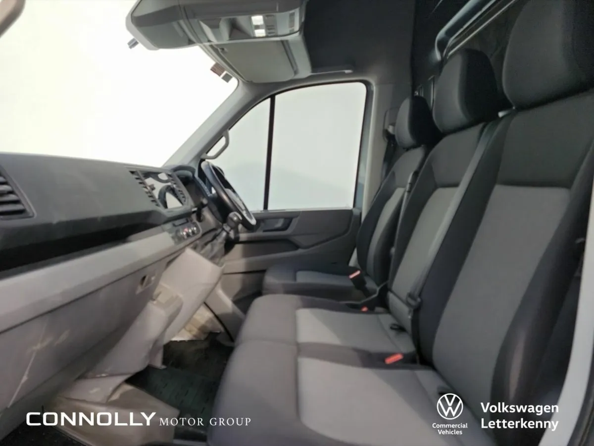 Volkswagen Crafter CRAFTER H 35 MWB 177BHP  M6F 5D - Image 4