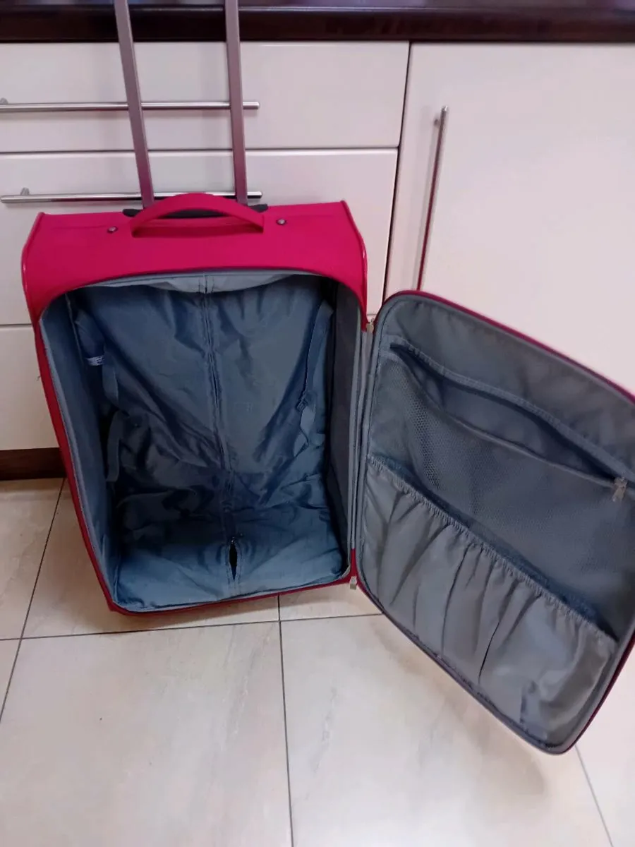 LARGE SUITCASE 2 WHEELS RED COLOUR