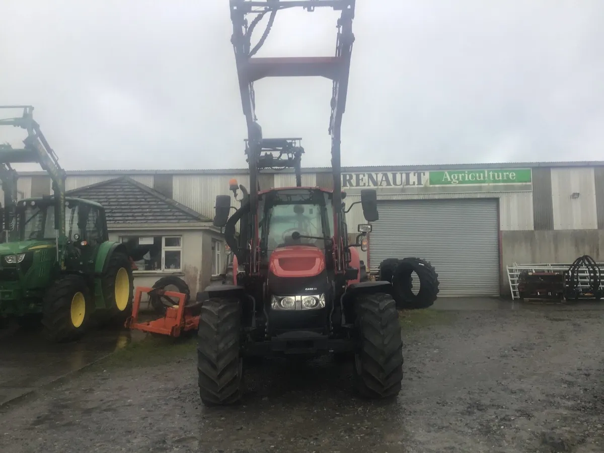 Case Farmall 115c with MX T410 Loader - Image 3