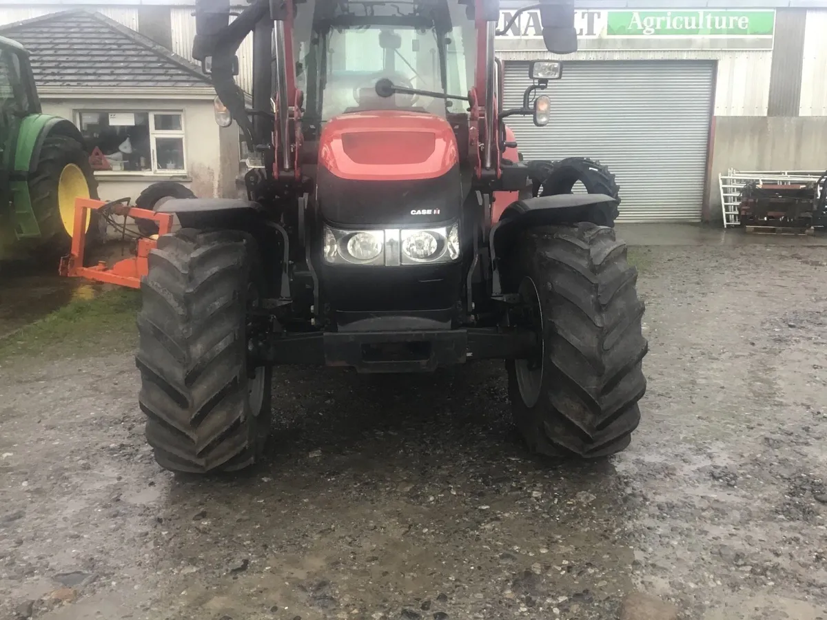 Case Farmall 115c with MX T410 Loader - Image 4