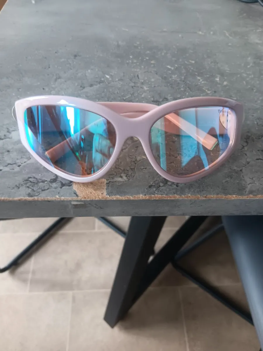 Designer sunglasses - Image 1