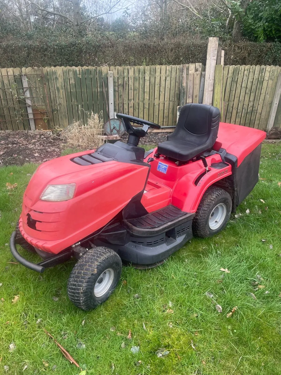 Mountfield ride on mower - Image 1