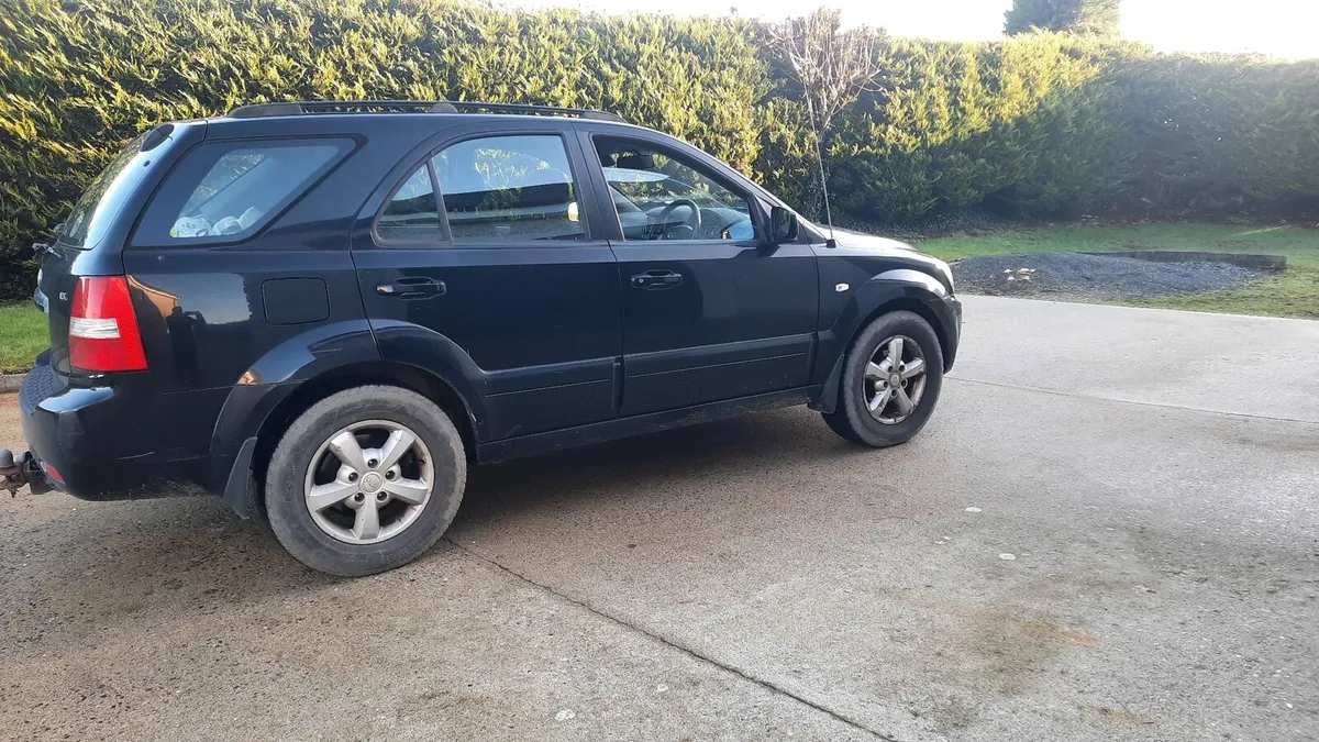 Kia Sorento- Excellent condition - Image 2