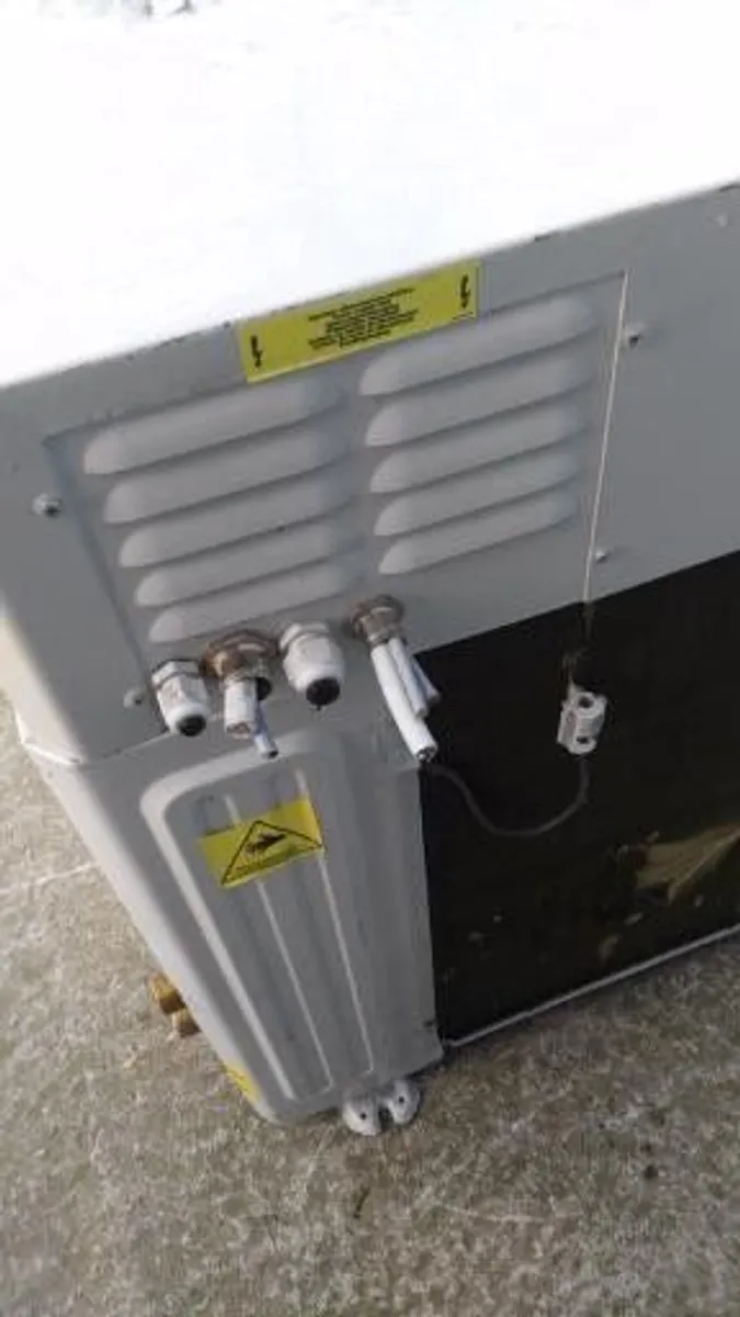 Heat Pump and Cylinder - Image 4