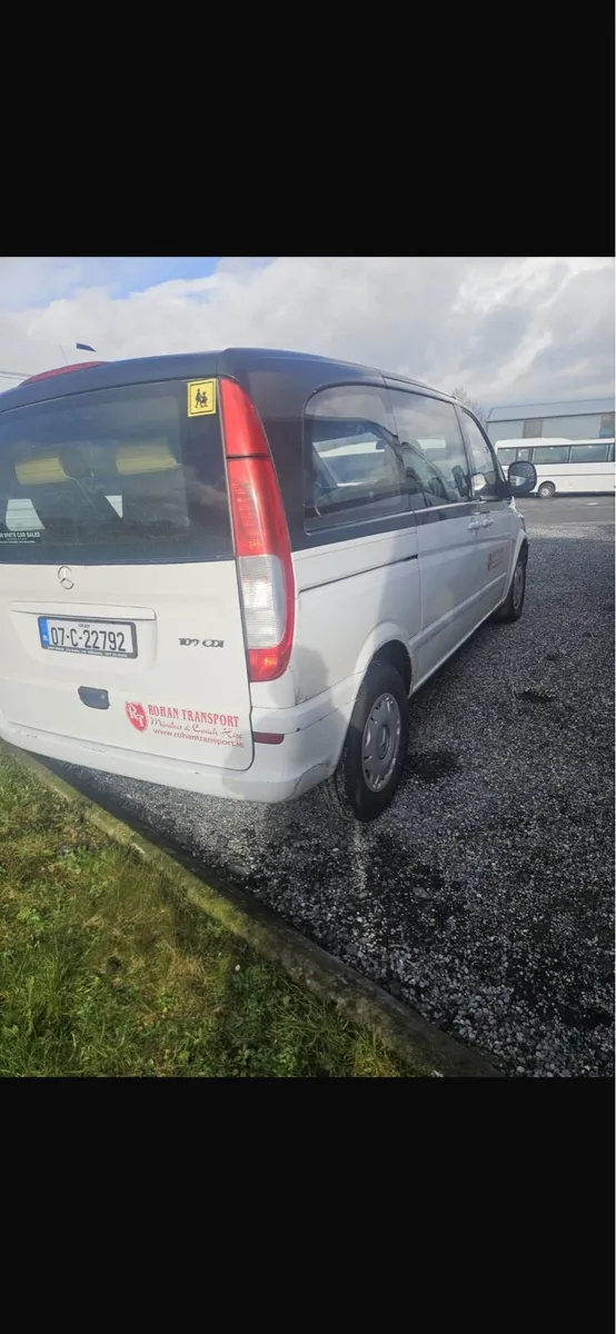 Mercedes Vito Minibus - Image 1