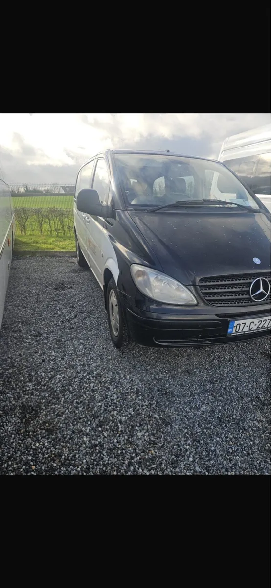 Mercedes Vito Minibus - Image 2