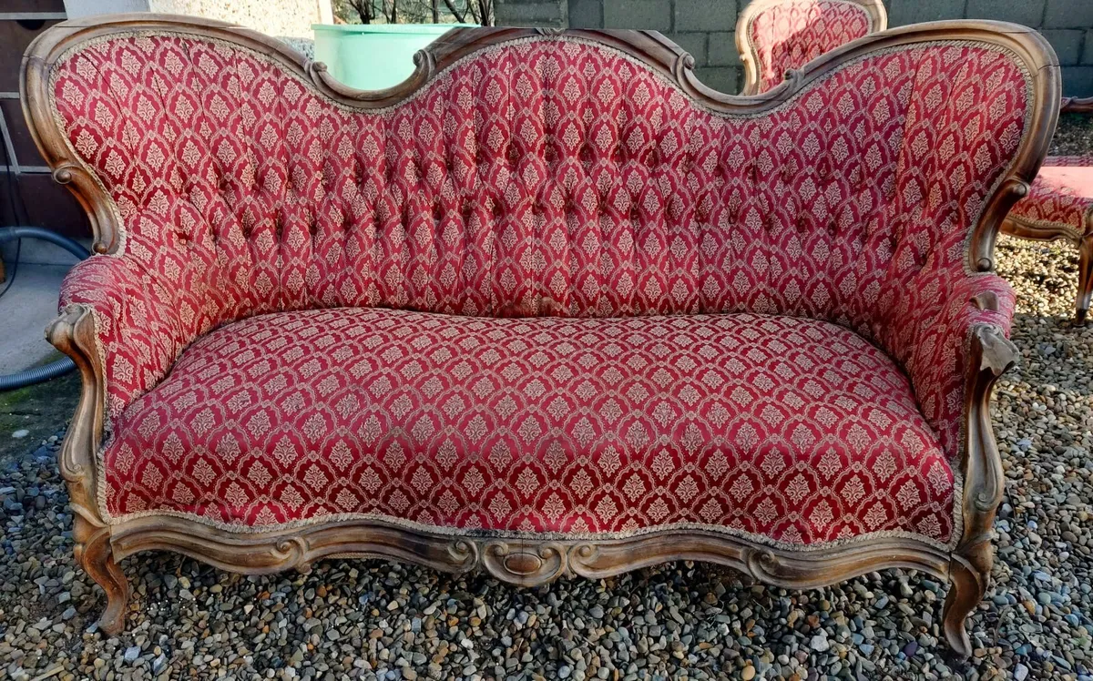 Vintage Couch & Two Chair (water Damaged). - Image 1