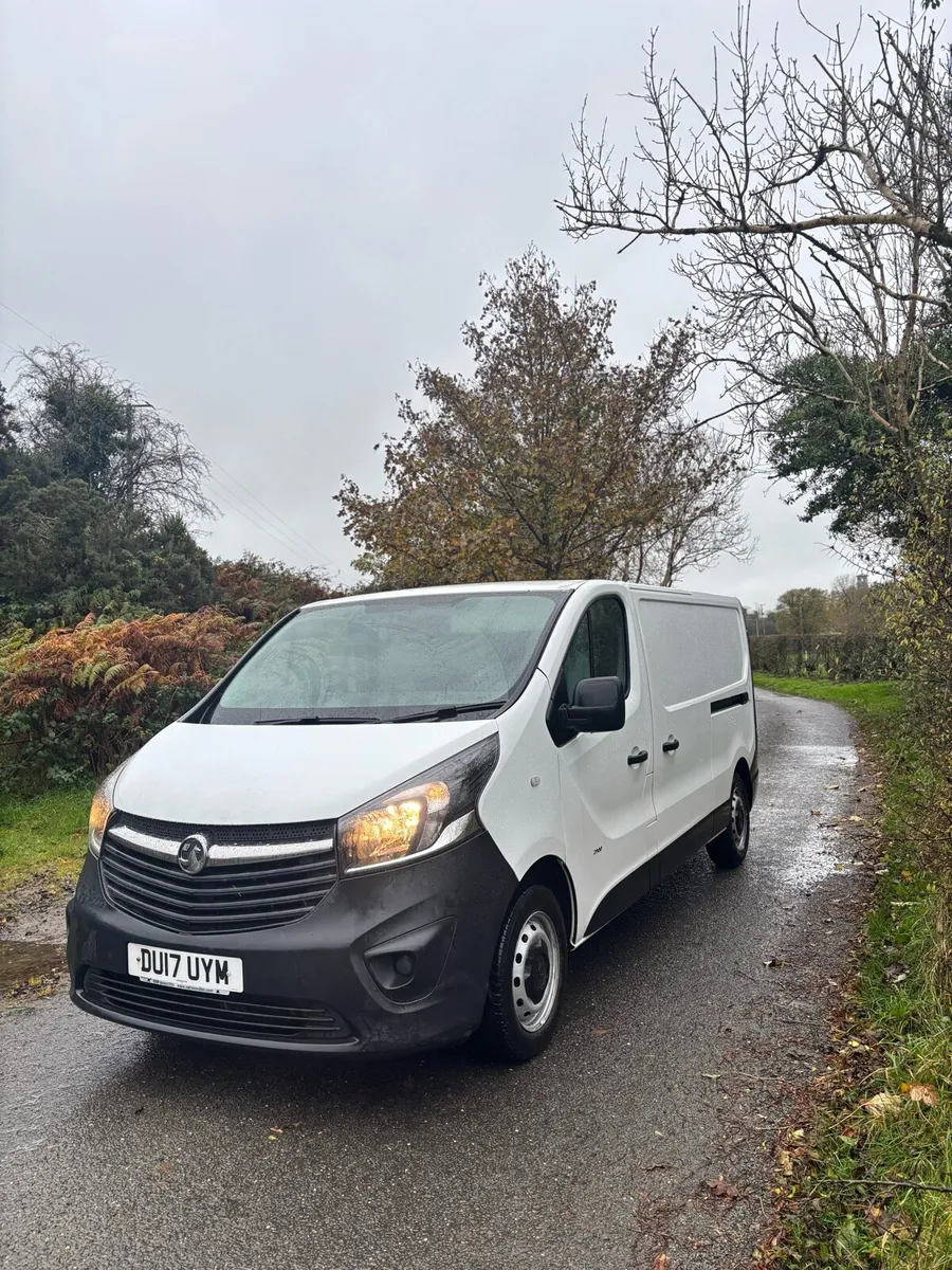 2017 VAUXHALL VIVARO - Image 1