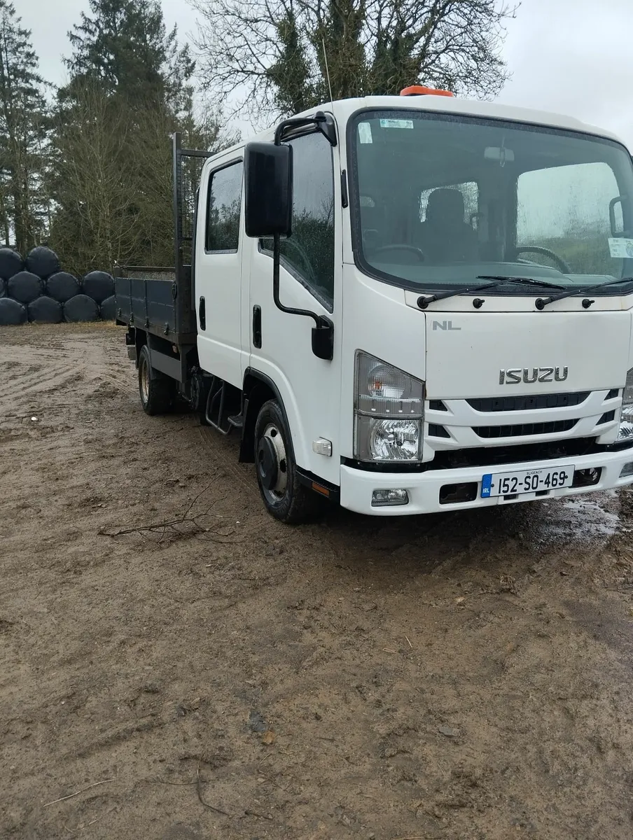 Isuzu double cab tipper 2015 - Image 1